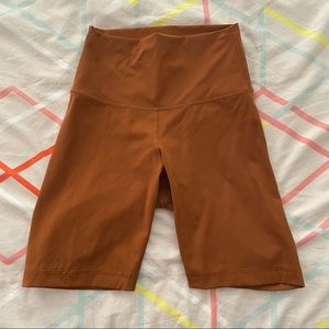 Everlane Perform bike short copper sz S